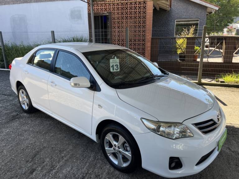 TOYOTA - COROLLA - 2013/2013 - Branca - R$ 73.900,00