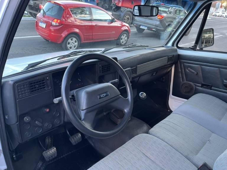 CHEVROLET - D20 - 1993/1994 - Branca - R$ 130.000,00