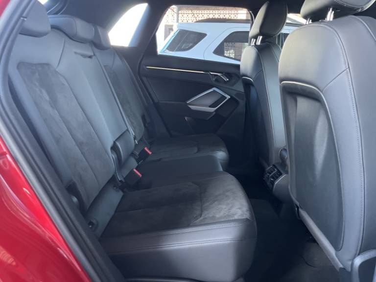 AUDI - Q3 - 2019/2020 - Vermelha - R$ 179.900,00