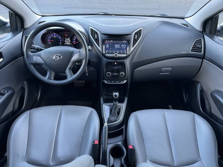 HYUNDAI - HB20S - 2015/2016 - Branca - R$ 66.900,00