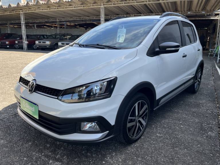 VOLKSWAGEN - FOX - 2018/2019 - Branca - R$ 68.000,00