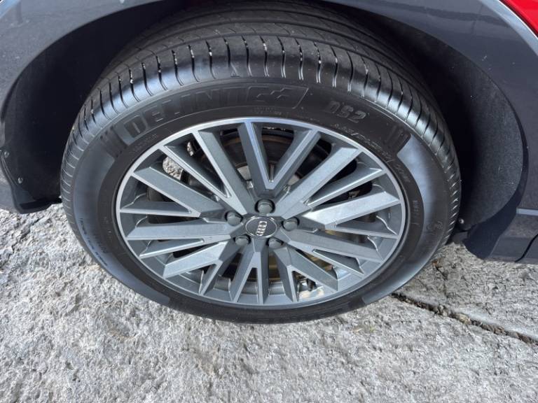 AUDI - Q3 - 2019/2020 - Vermelha - R$ 179.900,00