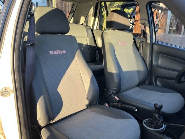 VOLKSWAGEN - GOL - 2004/2005 - Branca - R$ 41.900,00