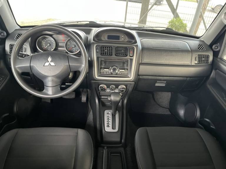 MITSUBISHI - PAJERO TR4 - 2013/2014 - Cinza - R$ 61.900,00