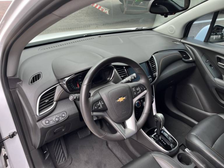 CHEVROLET - TRACKER - 2017/2017 - Branca - R$ 91.000,00