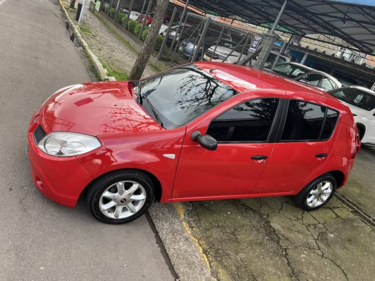 RENAULT - SANDERO - 2008/2009 - Vermelha - R$ 25.900,00