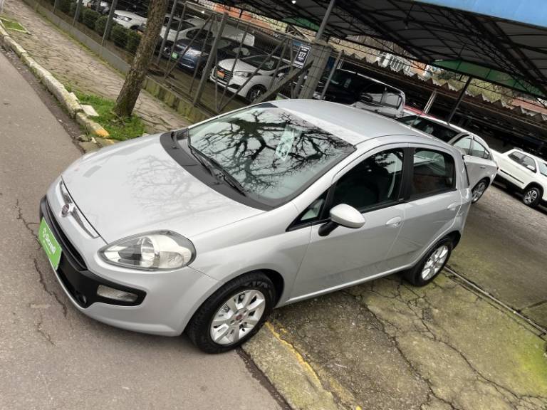 FIAT - PUNTO - 2012/2013 - Prata - R$ 40.900,00