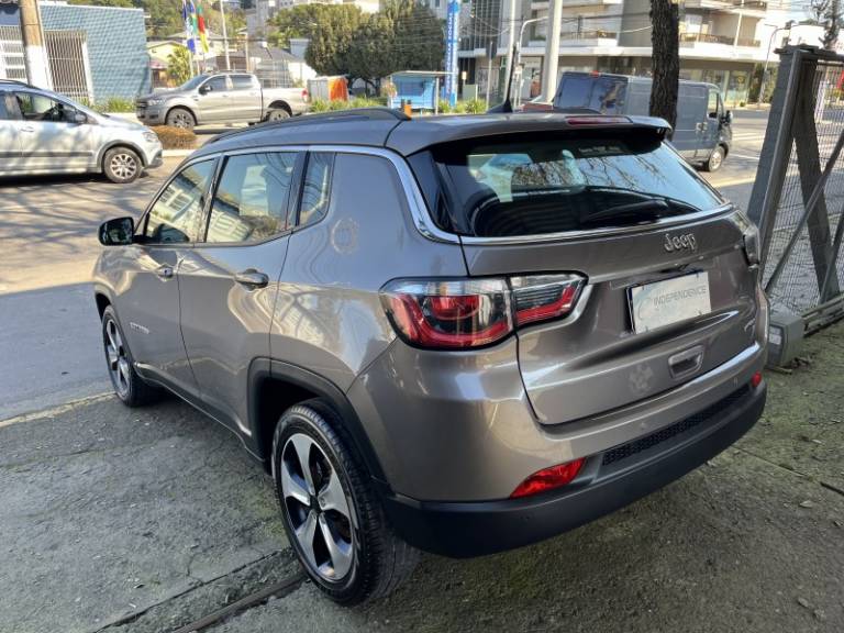 JEEP - COMPASS - 2017/2018 - Marrom - R$ 101.900,00