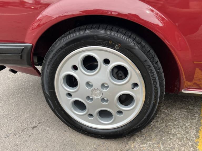 VOLKSWAGEN - GOL - 1986/1986 - Vinho - R$ 39.900,00