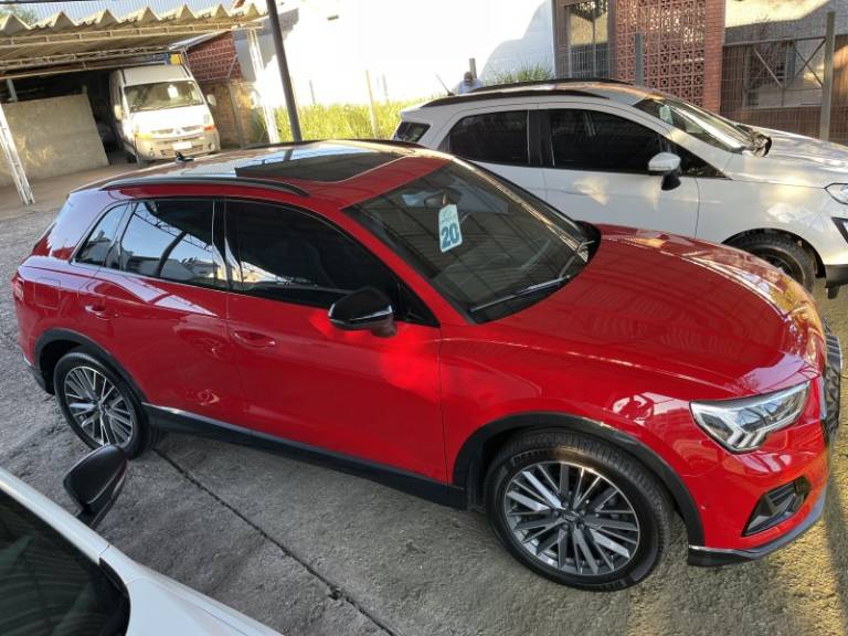 AUDI - Q3 - 2019/2020 - Vermelha - R$ 179.900,00
