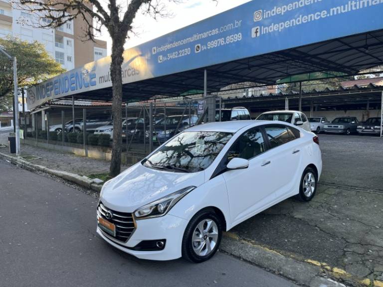 HYUNDAI - HB20S - 2016/2016 - Branca - R$ 67.900,00