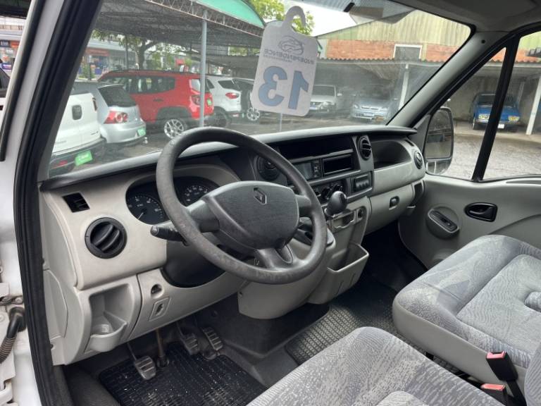 RENAULT - MASTER - 2012/2013 - Branca - R$ 110.000,00