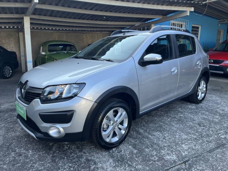 RENAULT - SANDERO - 2014/2015 - Prata - R$ 49.900,00