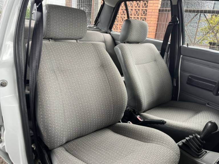 VOLKSWAGEN - VOYAGE - 1995/1995 - Branca - R$ 45.000,00