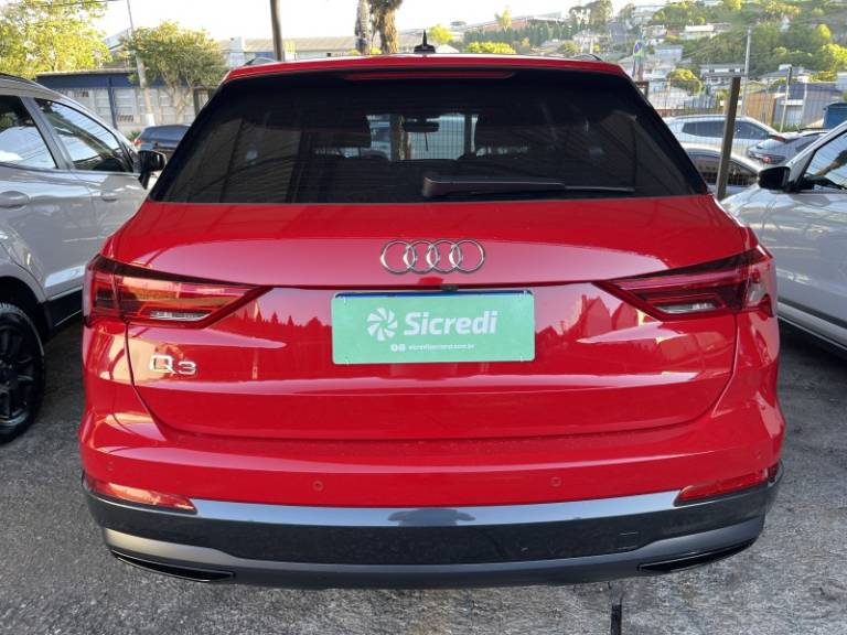 AUDI - Q3 - 2019/2020 - Vermelha - R$ 179.900,00