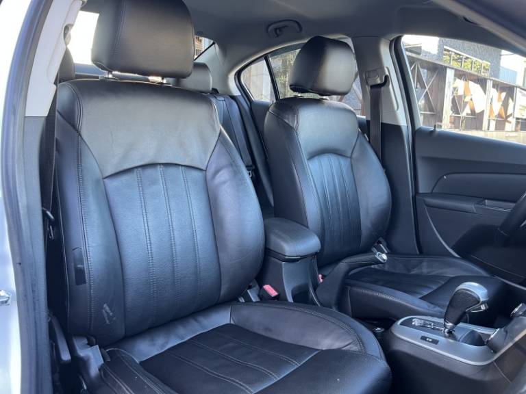 CHEVROLET - CRUZE - 2013/2014 - Branca - R$ 62.900,00