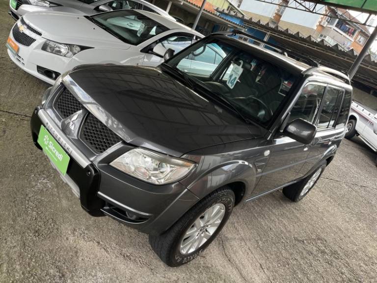 MITSUBISHI - PAJERO TR4 - 2013/2014 - Cinza - R$ 61.900,00