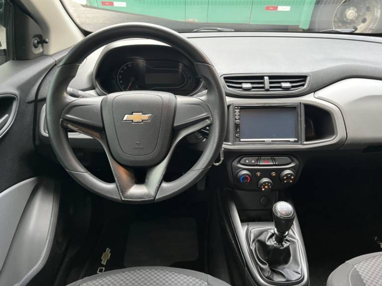 CHEVROLET - ONIX - 2018/2019 - Branca - R$ 55.000,00