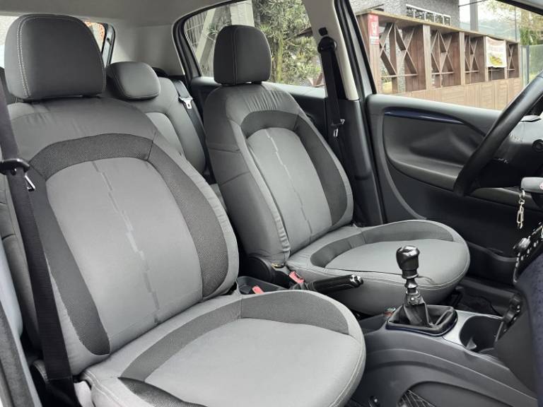 FIAT - PUNTO - 2012/2013 - Prata - R$ 40.900,00