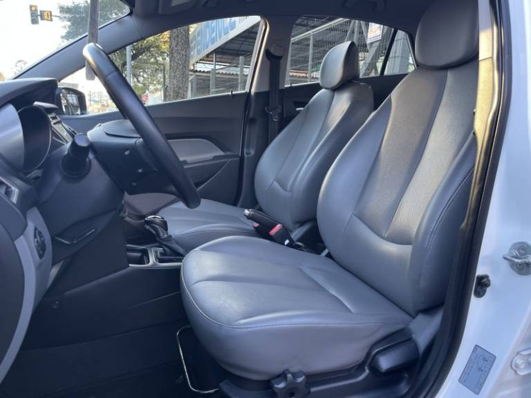 HYUNDAI - HB20S - 2015/2016 - Branca - R$ 66.900,00