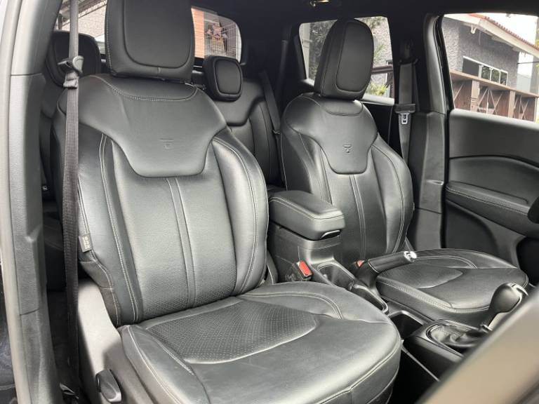 FIAT - TORO - 2023/2023 - Preta - R$ 139.900,00