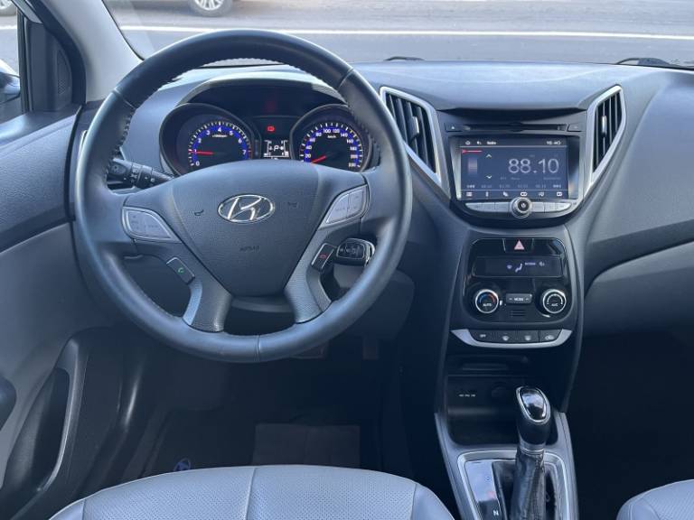 HYUNDAI - HB20S - 2015/2016 - Branca - R$ 66.900,00