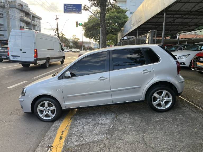 VOLKSWAGEN - POLO - 2008/2009 - Prata - R$ 47.900,00