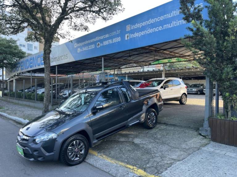 FIAT - STRADA - 2013/2013 - Cinza - R$ 54.900,00