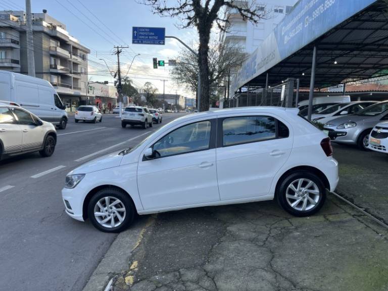 VOLKSWAGEN - GOL - 2020/2021 - Branca - R$ 59.900,00