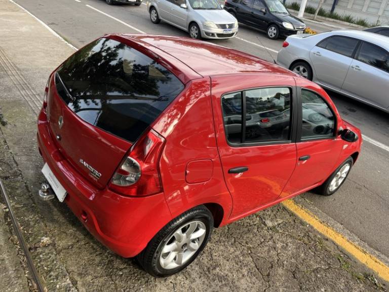 RENAULT - SANDERO - 2008/2009 - Vermelha - R$ 29.900,00