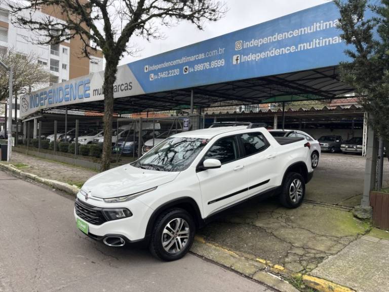 FIAT - TORO - 2016/2017 - Branca - R$ 88.900,00