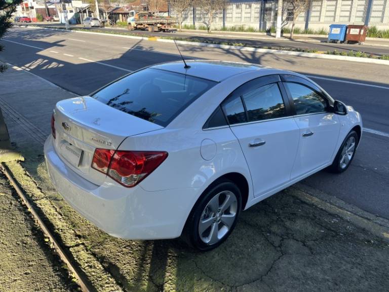 CHEVROLET - CRUZE - 2013/2014 - Branca - R$ 65.000,00