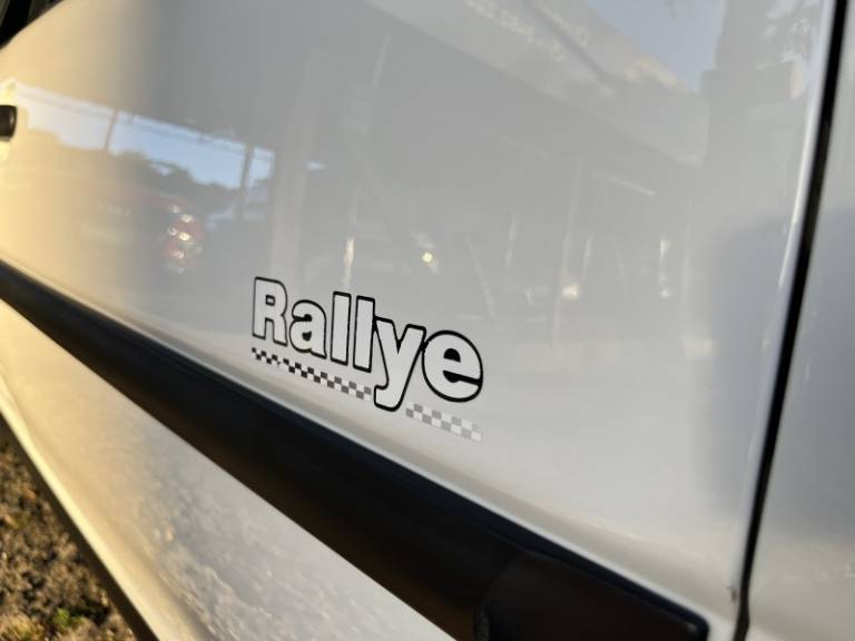 VOLKSWAGEN - GOL - 2004/2005 - Branca - R$ 41.900,00