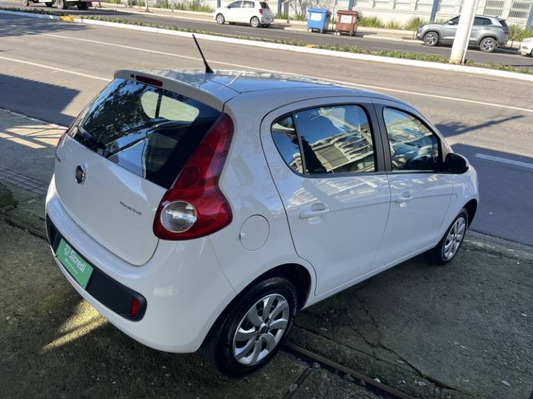 FIAT - PALIO - 2016/2017 - Branca - R$ 48.900,00