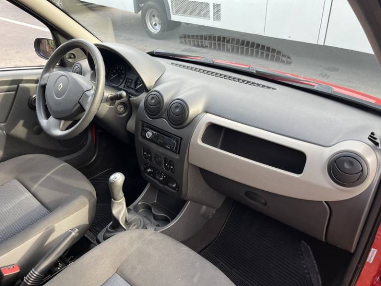 RENAULT - SANDERO - 2008/2009 - Vermelha - R$ 29.900,00