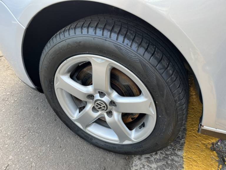 VOLKSWAGEN - POLO - 2008/2009 - Prata - R$ 47.900,00