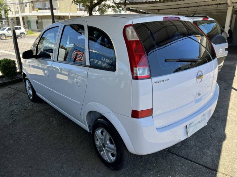 CHEVROLET - MERIVA - 2007/2008 - Branca - R$ 29.000,00