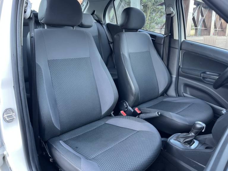 VOLKSWAGEN - GOL - 2020/2021 - Branca - R$ 59.900,00