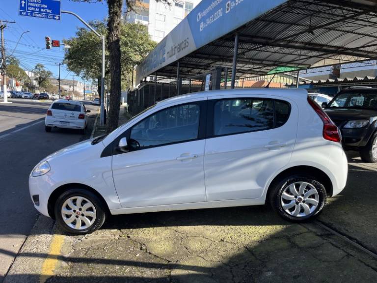 FIAT - PALIO - 2016/2017 - Branca - R$ 48.900,00