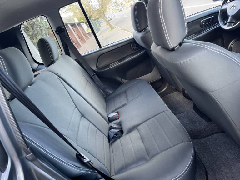 MITSUBISHI - PAJERO TR4 - 2013/2014 - Cinza - R$ 59.900,00