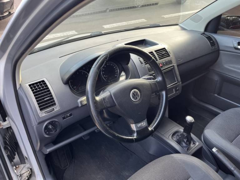 VOLKSWAGEN - POLO - 2008/2009 - Prata - R$ 47.900,00
