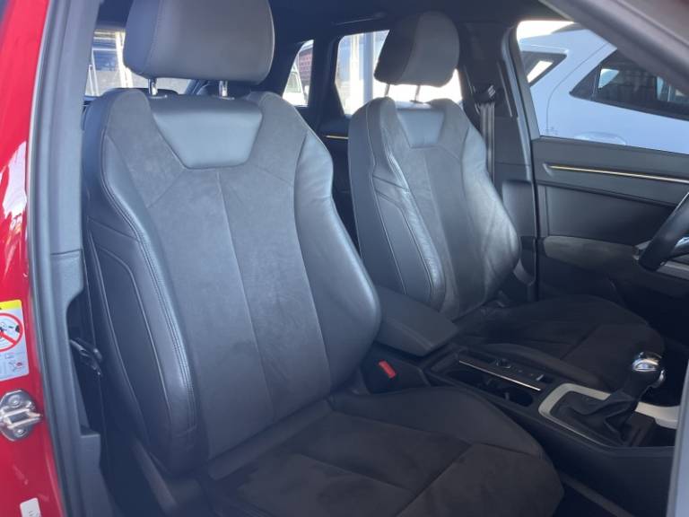 AUDI - Q3 - 2019/2020 - Vermelha - R$ 179.900,00