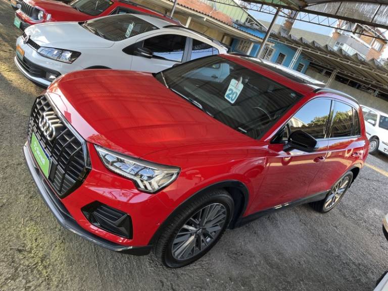 AUDI - Q3 - 2019/2020 - Vermelha - R$ 179.900,00