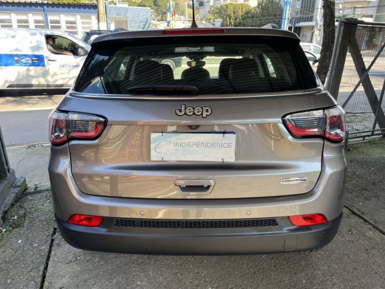 JEEP - COMPASS - 2017/2018 - Marrom - R$ 101.900,00