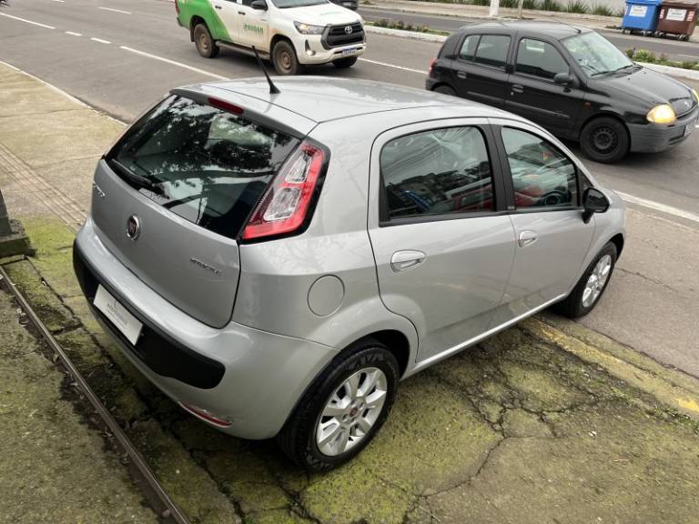 FIAT - PUNTO - 2012/2013 - Prata - R$ 40.900,00