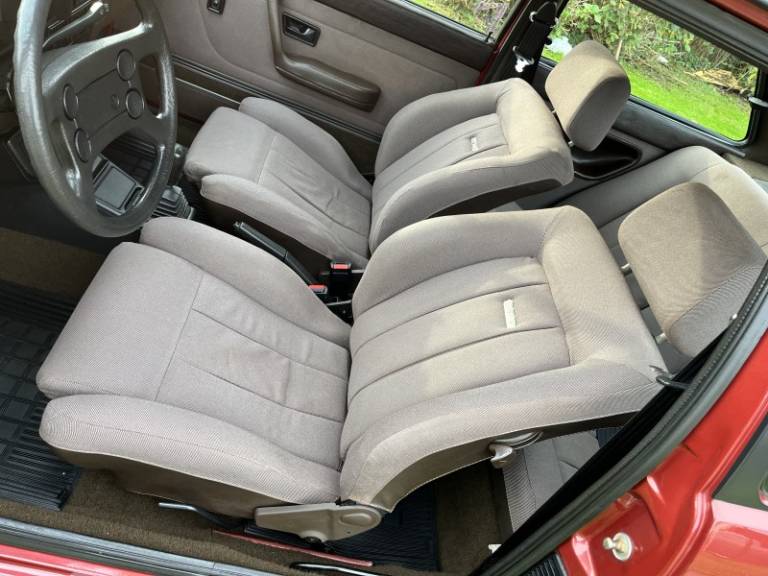 VOLKSWAGEN - VOYAGE - 1989/1989 - Vermelha - R$ 69.900,00