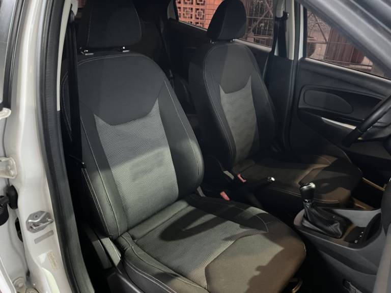 FORD - KA - 2015/2015 - Branca - R$ 44.900,00