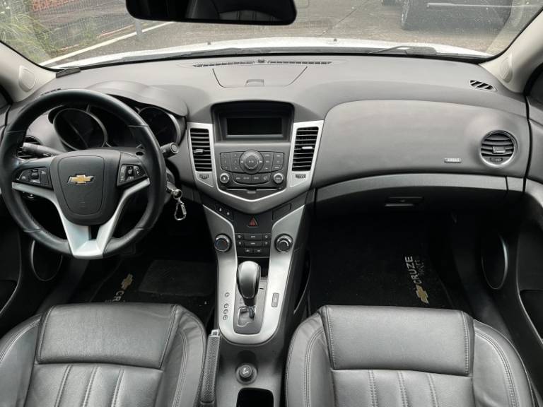 CHEVROLET - CRUZE - 2013/2014 - Branca - R$ 64.900,00