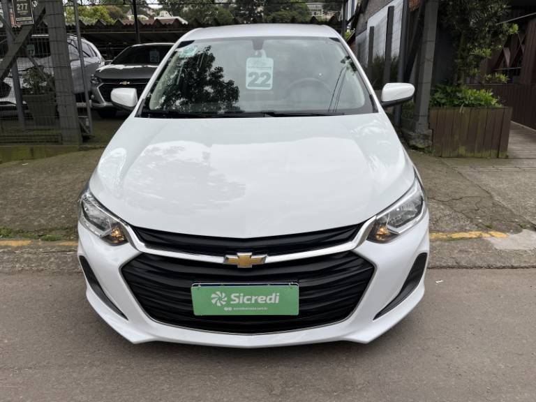 CHEVROLET - ONIX - 2021/2022 - Branca - R$ 79.900,00