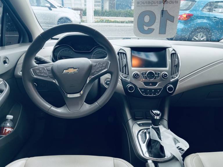 CHEVROLET - CRUZE - 2018/2019 - Preta - R$ 109.000,00